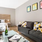 Noirettes 20 - Self Check In By Homenhancement